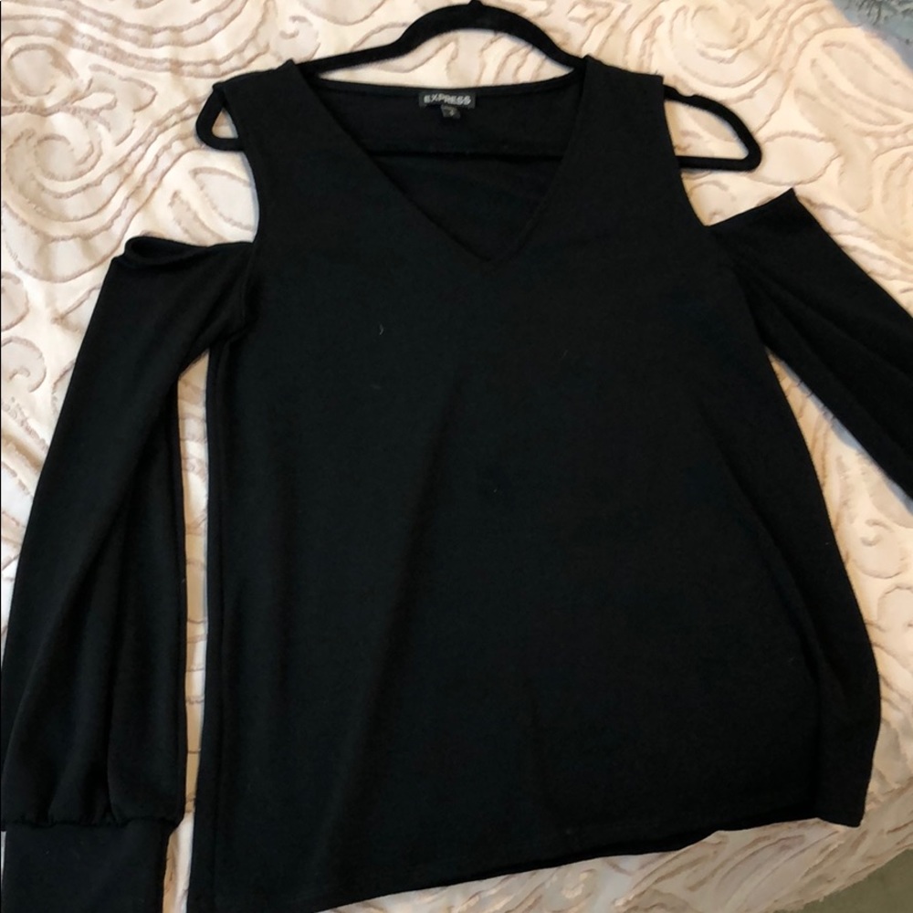 Express shoulder cut out top